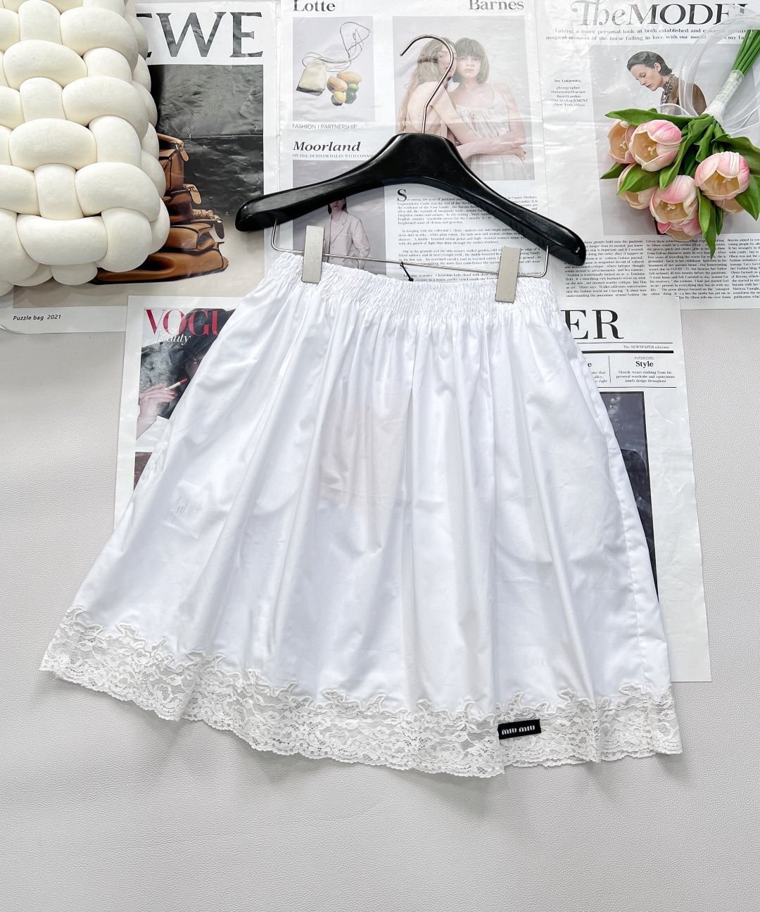 NO:425133,MiuMiu25Ss spring and summer new French lace skirt丨High-end production!  The hem is decorated with French lace design and French feel is full of ~ cotton and linen fabric is very comfortable and refreshing to wear!  Especially suitable for summer, the hem design is high-end and versatile, high-quality visible to the naked eye, complete three standards, large-scale products Size sml code,,miumiu, skirts,alexander wang19860909MiuMiu25Ss春夏新款法式蕾丝花边半裙丨高版出品！下摆饰有法式蕾丝花边设计法式感拉满～棉麻面料穿起来特别舒服清爽！特别适合夏天 下摆的设计又高级百搭 肉眼可见的高品质,三标齐全,大货出 尺码sml 编码,,miumiu,skirts,alexander wang,Women's clothing