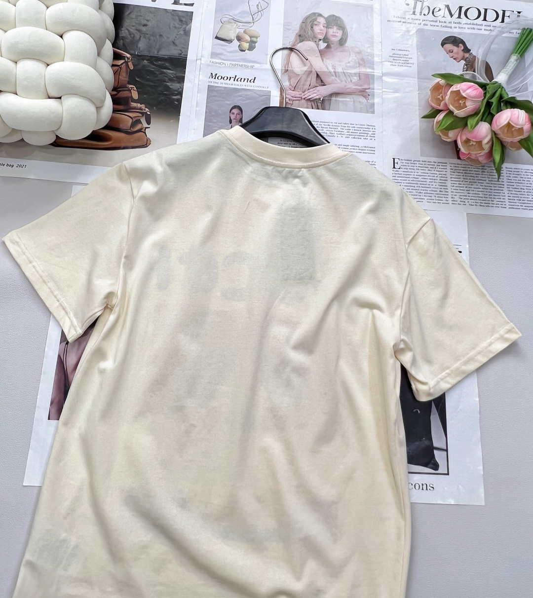 🆕 GUCCI 插画师系列卡通字母小狗印花短袖T恤玩味经典，释放个性以GUCCI标志性的双G字母为灵感，