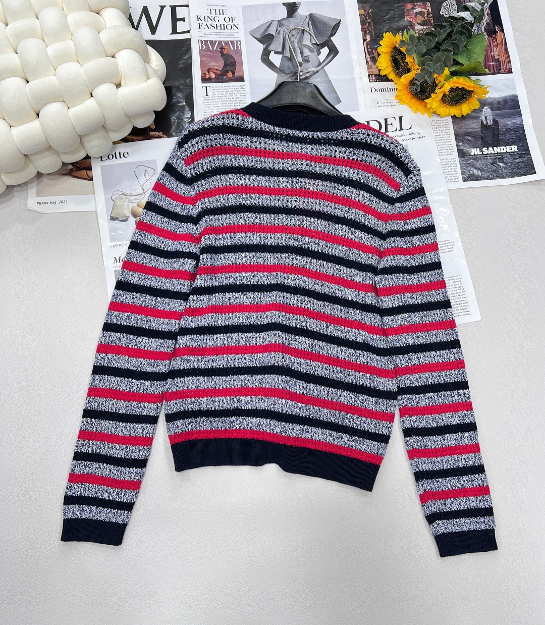 🆕𝐆𝐔𝐂𝐂𝐈25SS撞色条纹镂空针织开衫 ，经典与时髦的双向奔赴 古驰经典基因注入这件针织开衫✨撞色条纹