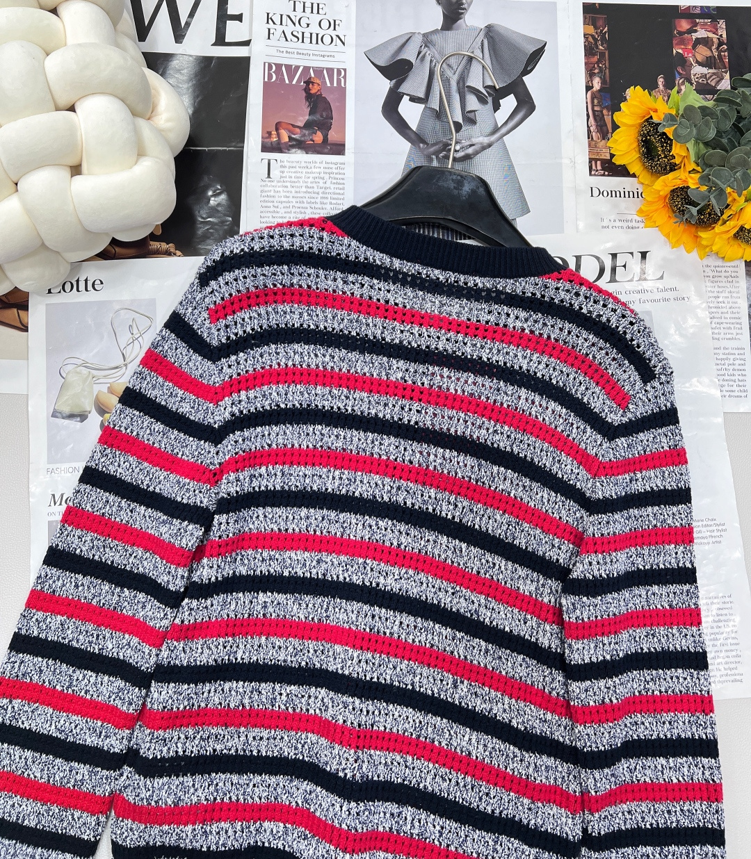 🆕𝐆𝐔𝐂𝐂𝐈25SS撞色条纹镂空针织开衫 ，经典与时髦的双向奔赴 古驰经典基因注入这件针织开衫✨撞色条纹