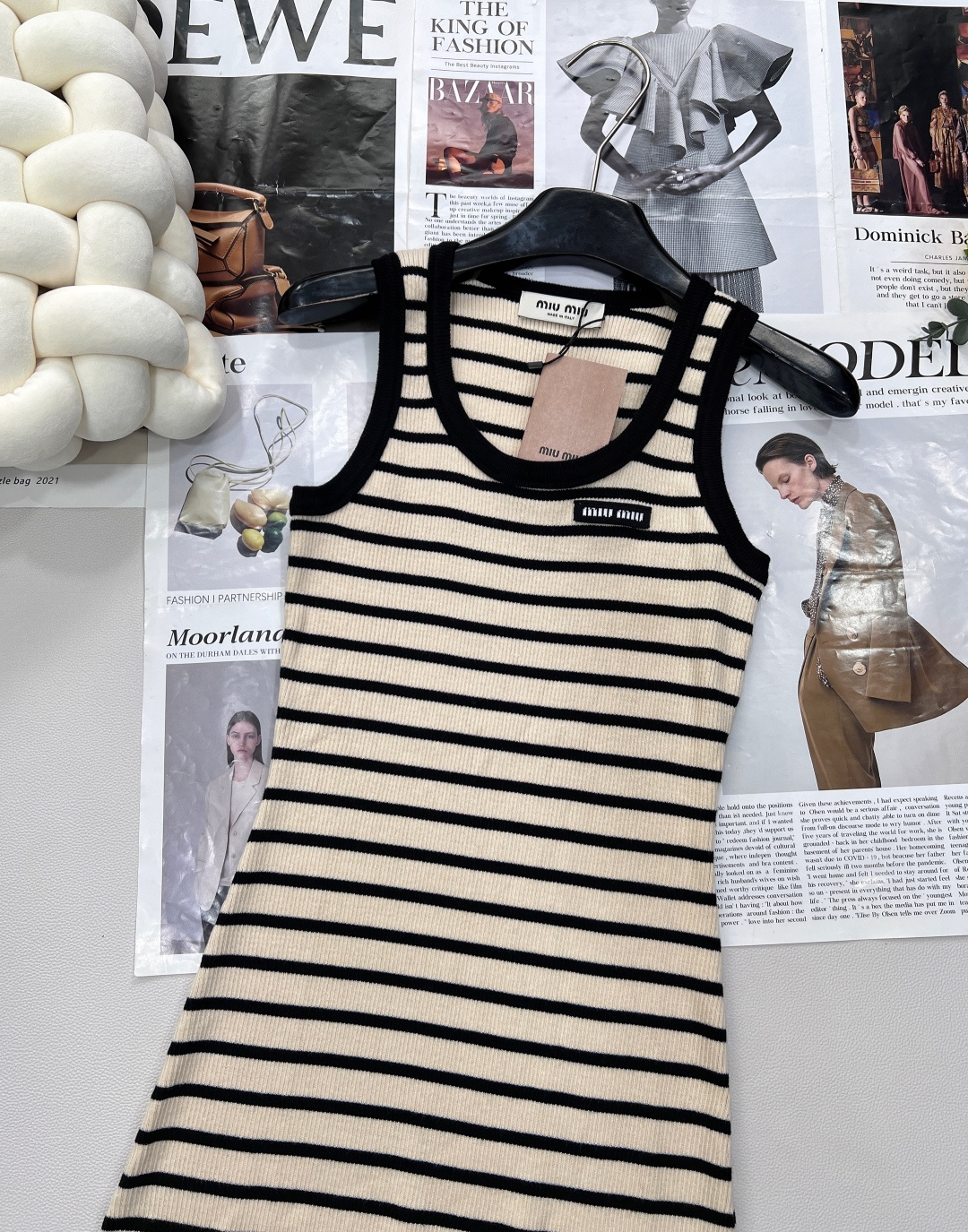 🆕Miumiu2025SS新款条纹字母徽标贴片针织背心裙，定制YB丝光羊毛纱线织造 柔软亲肤 舒适有型 