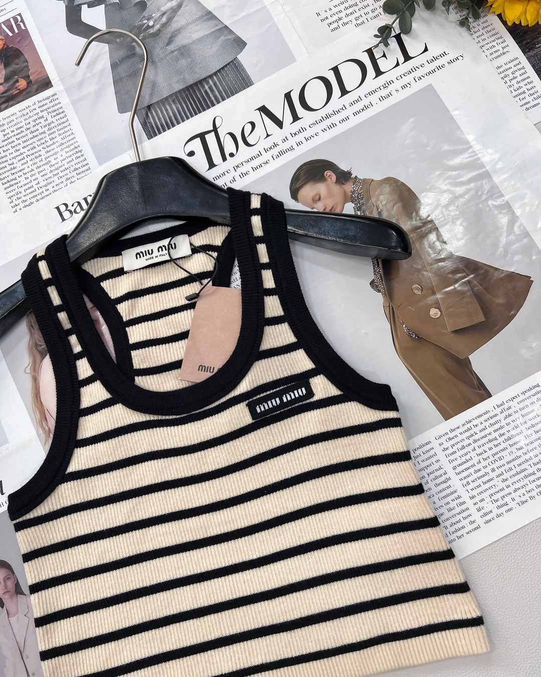 🆕Miumiu2025SS新款条纹字母徽标针织背心，定制YB丝光羊毛纱线织造 柔软亲肤 舒适有型 U领背