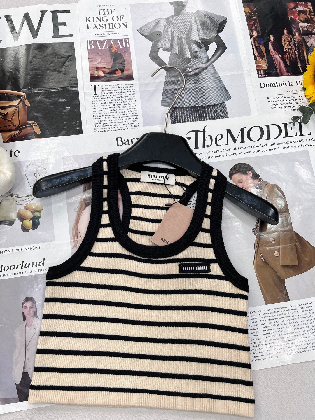 🆕Miumiu2025SS新款条纹字母徽标针织背心，定制YB丝光羊毛纱线织造 柔软亲肤 舒适有型 U领背