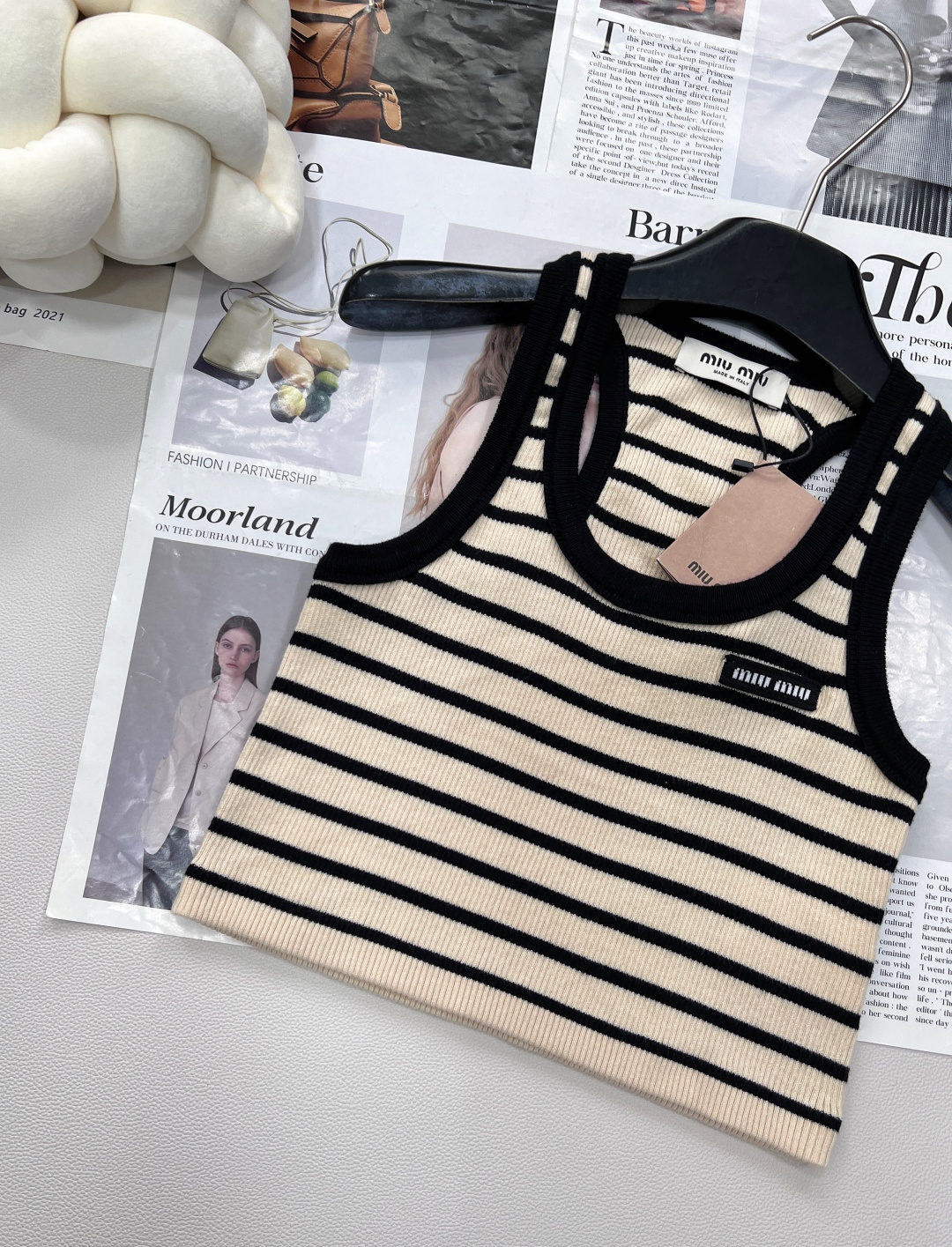 🆕Miumiu2025SS新款条纹字母徽标针织背心，定制YB丝光羊毛纱线织造 柔软亲肤 舒适有型 U领背