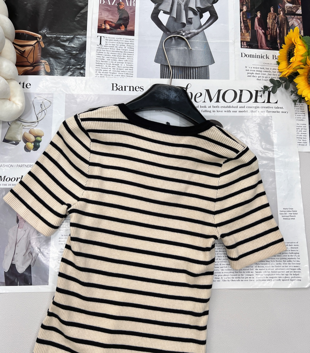 🆕 MIU MIU 25SS新款撞色条纹字母徽标针织短袖，𝐌𝐢𝐮是懂女孩子的 撞色的领口 非常精神有层次