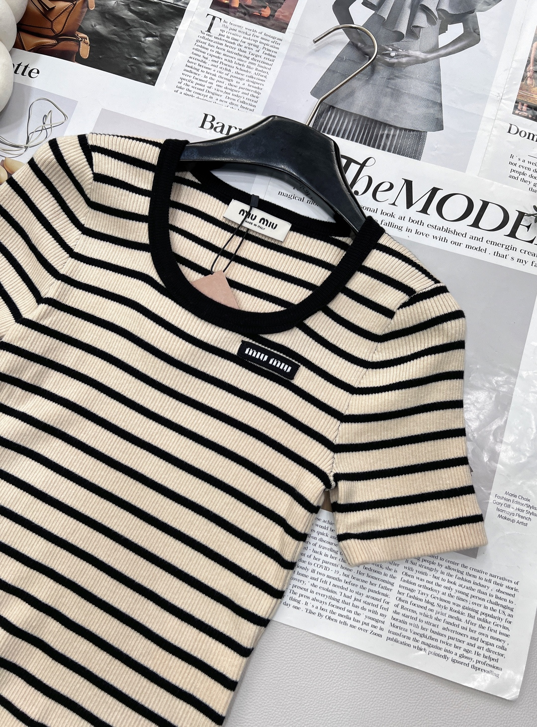 🆕 MIU MIU 25SS新款撞色条纹字母徽标针织短袖，𝐌𝐢𝐮是懂女孩子的 撞色的领口 非常精神有层次