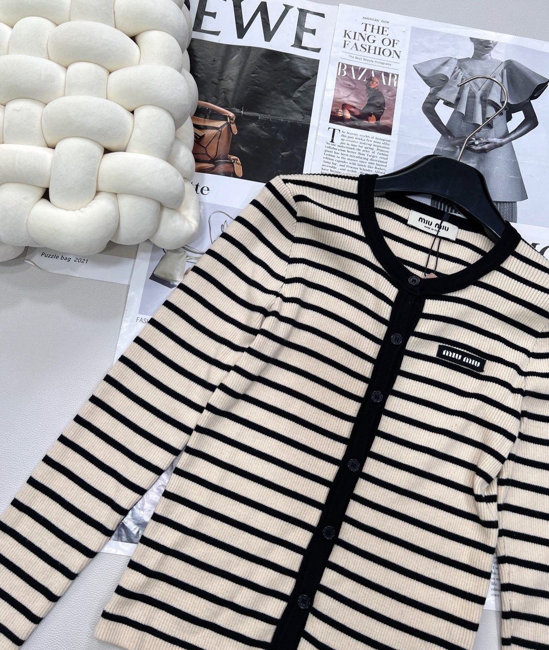🆕 MIU MIU 25SS新款撞色条纹弹力针织开衫撞色条纹针织衫，百搭出彩的单品！ 整体非常高级的配色