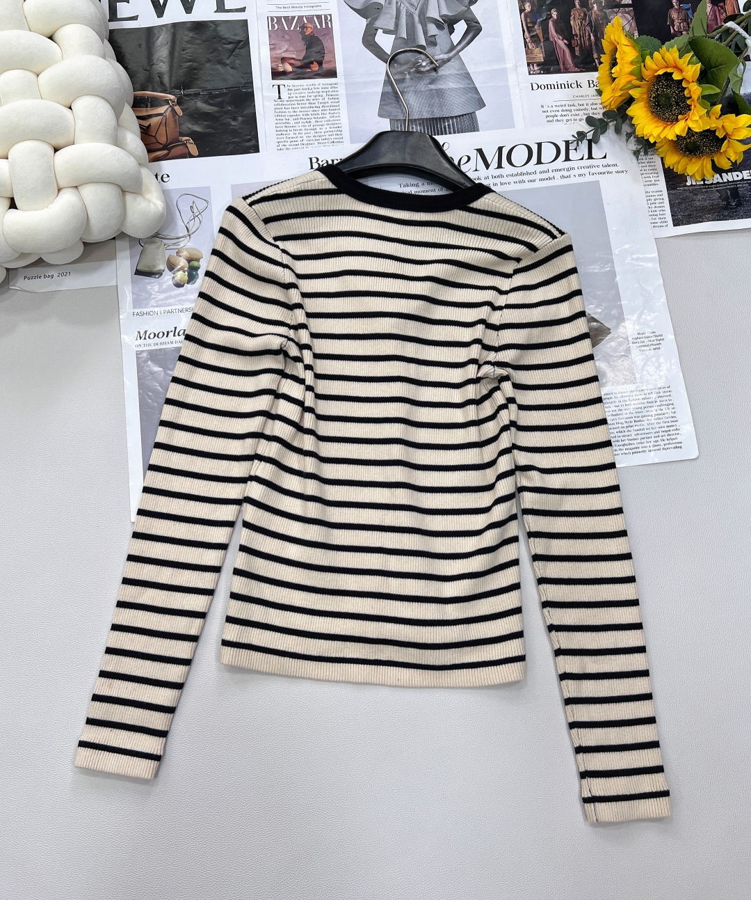 🆕 MIU MIU 25SS新款撞色条纹弹力针织开衫撞色条纹针织衫，百搭出彩的单品！ 整体非常高级的配色