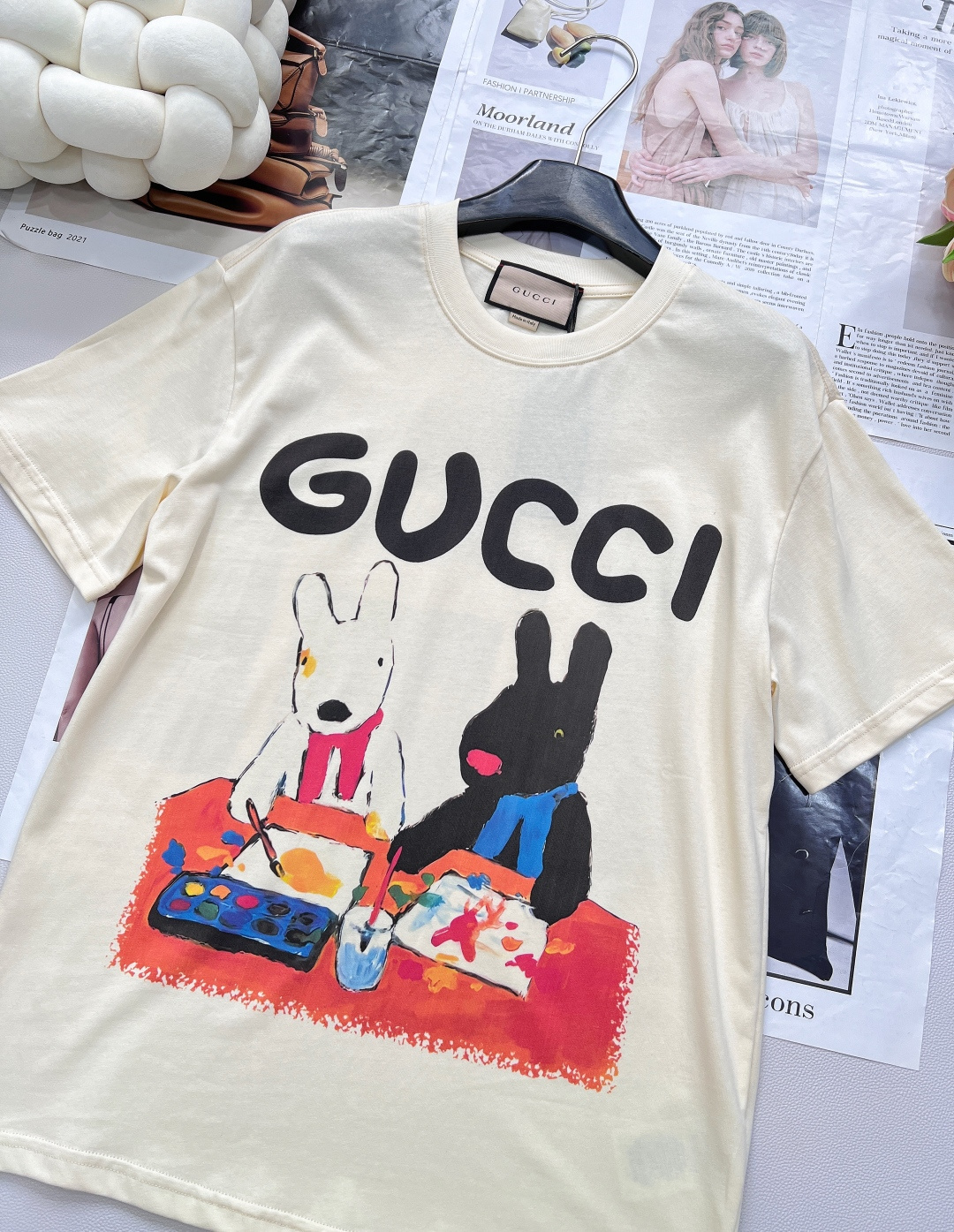 🆕 GUCCI 卡通兔系列印花短袖T恤水彩印花可爱帅气又时髦的调调！设计感十足，干净又清爽 满满的青春活