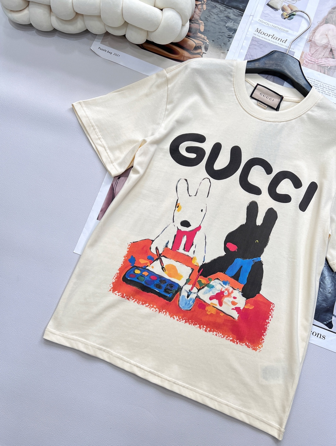 🆕 GUCCI 卡通兔系列印花短袖T恤水彩印花可爱帅气又时髦的调调！设计感十足，干净又清爽 满满的青春活