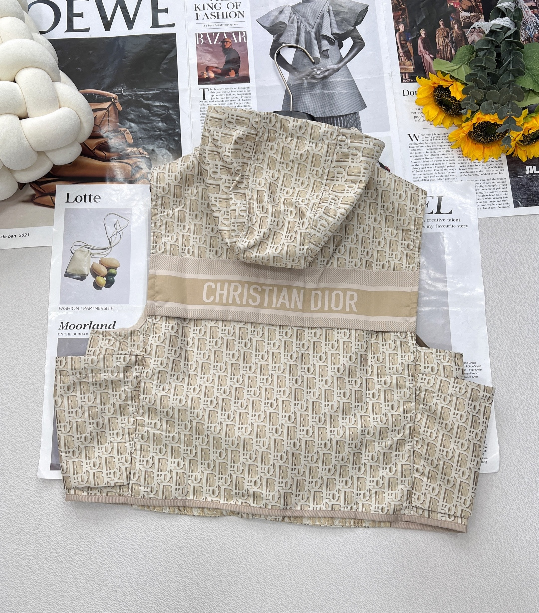 🆕Dior25Ss早春新款马甲，高版出品！ 这款连帽夹克饰以金色 Oblique 提花，回溯 D*or 