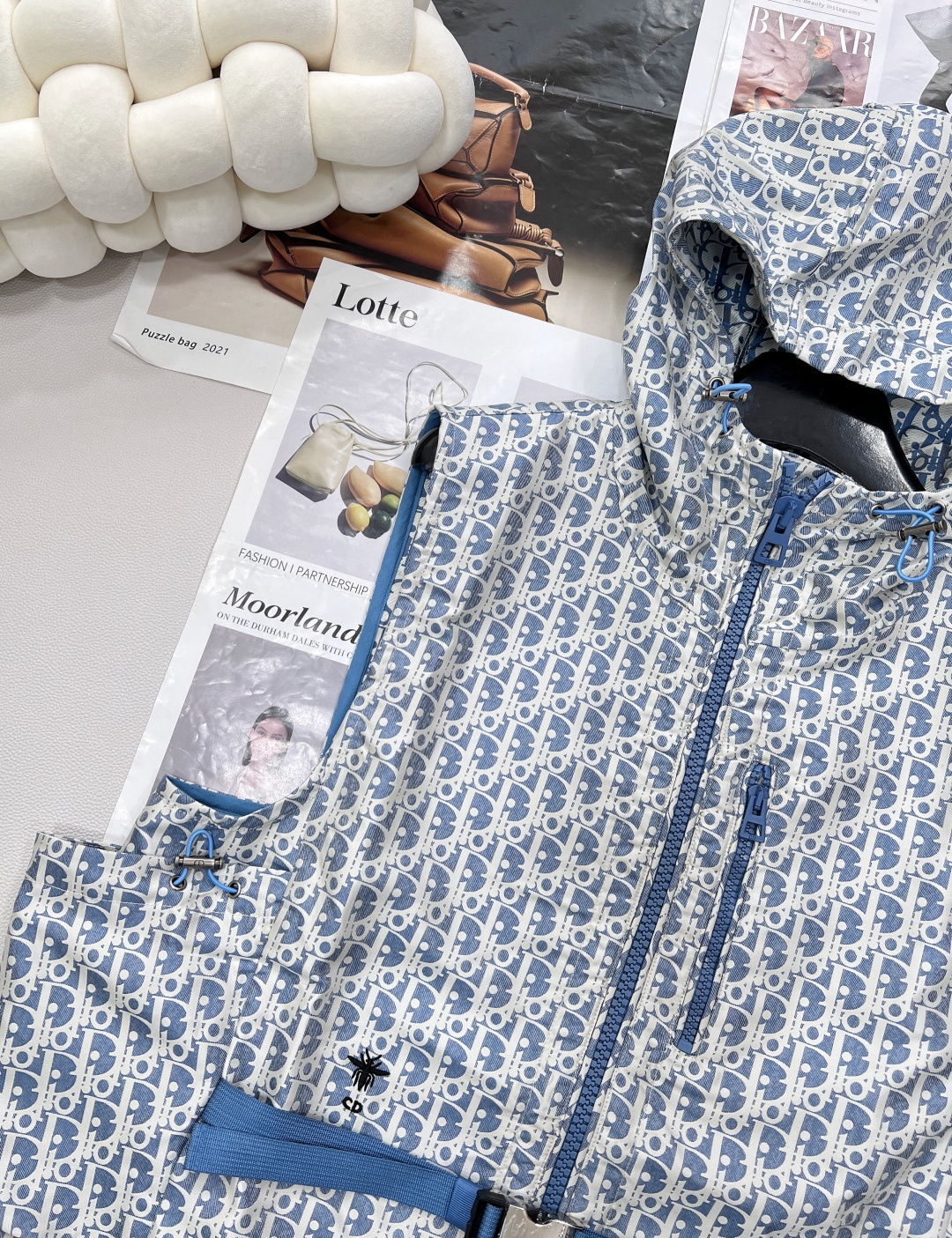 🆕Dior25Ss早春新款马甲，高版出品！ 这款连帽夹克饰以金色 Oblique 提花，回溯 D*or 