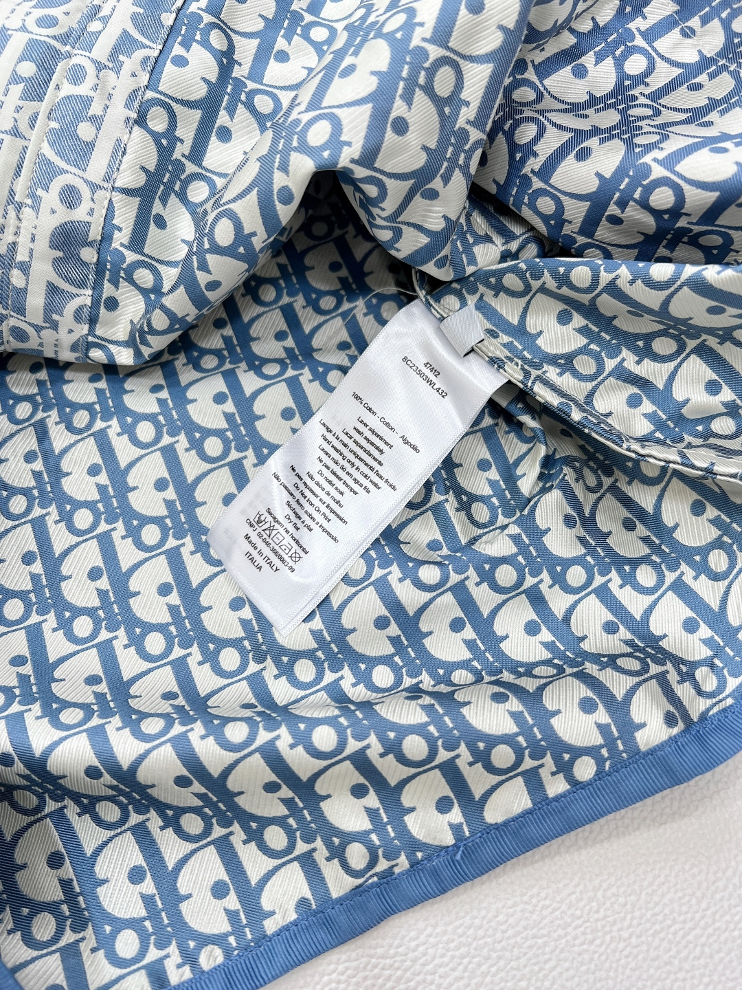 🆕Dior25Ss早春新款马甲，高版出品！ 这款连帽夹克饰以金色 Oblique 提花，回溯 D*or 