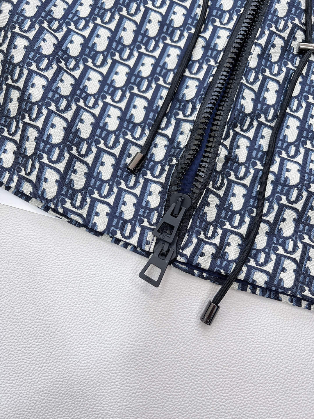 🆕DIOR新款老花双拉链头A字半裙，把经典穿在身上的时髦密码 Dior 死忠粉看过来！这款老花提花双拉链