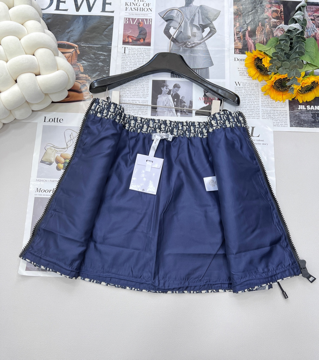 🆕DIOR新款老花双拉链头A字半裙，把经典穿在身上的时髦密码 Dior 死忠粉看过来！这款老花提花双拉链