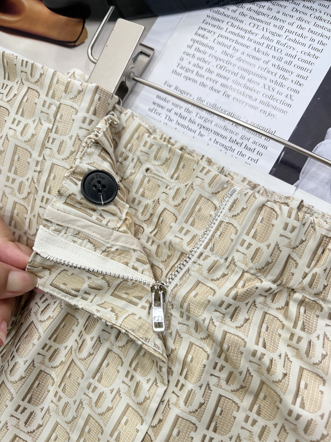 🆕DIOR新款老花提花裤裙，老花满印自带高级滤镜，度假风拉满⛱️A字版型藏肉buff叠满，正面半裙视觉秒