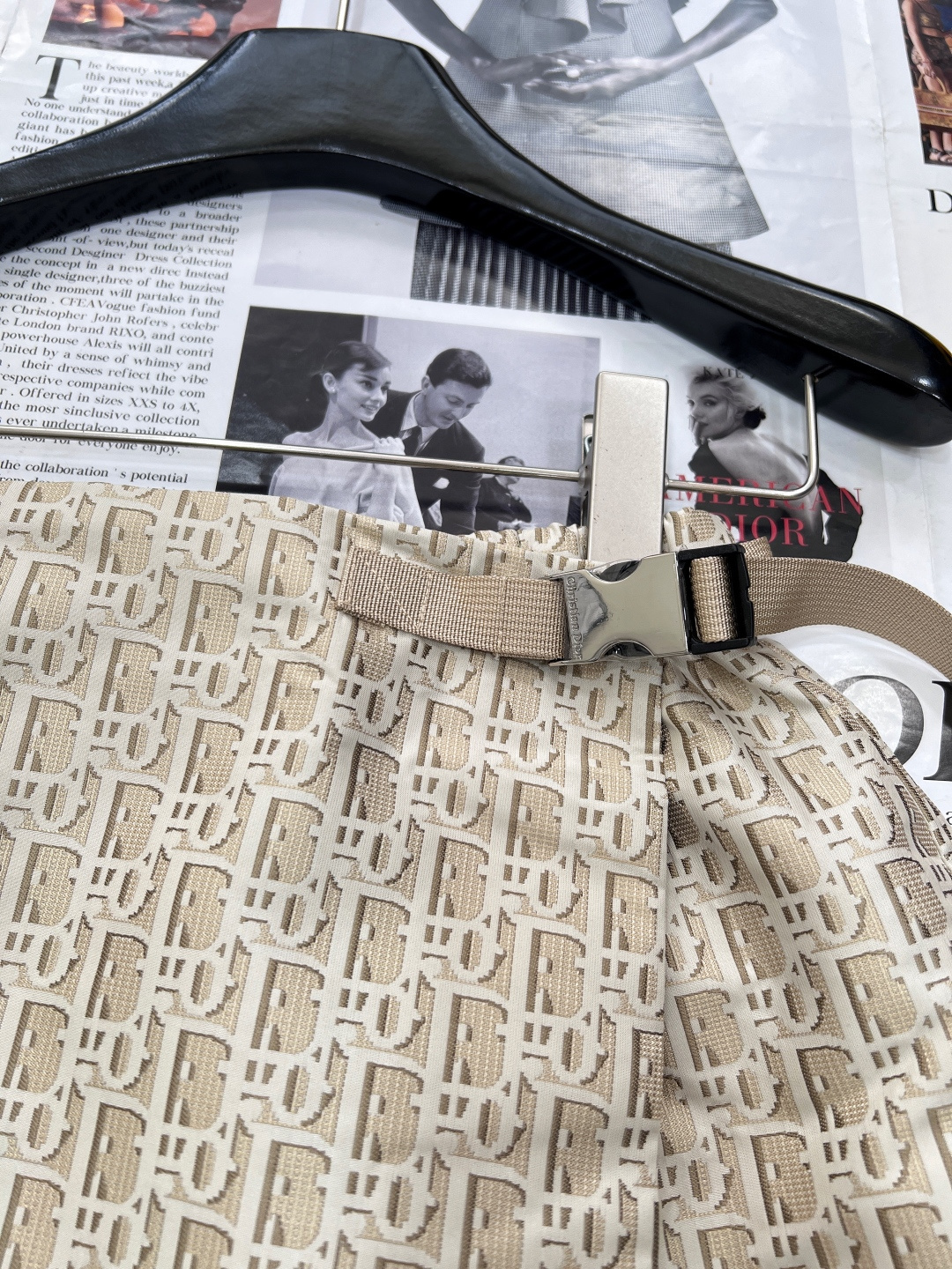 🆕DIOR新款老花提花裤裙，老花满印自带高级滤镜，度假风拉满⛱️A字版型藏肉buff叠满，正面半裙视觉秒