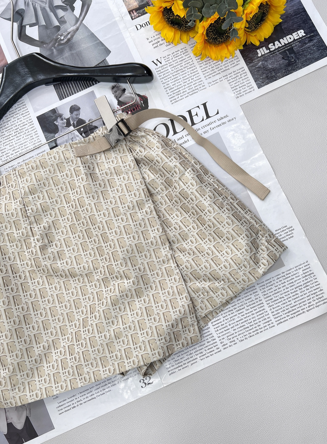 🆕DIOR新款老花提花裤裙，老花满印自带高级滤镜，度假风拉满⛱️A字版型藏肉buff叠满，正面半裙视觉秒