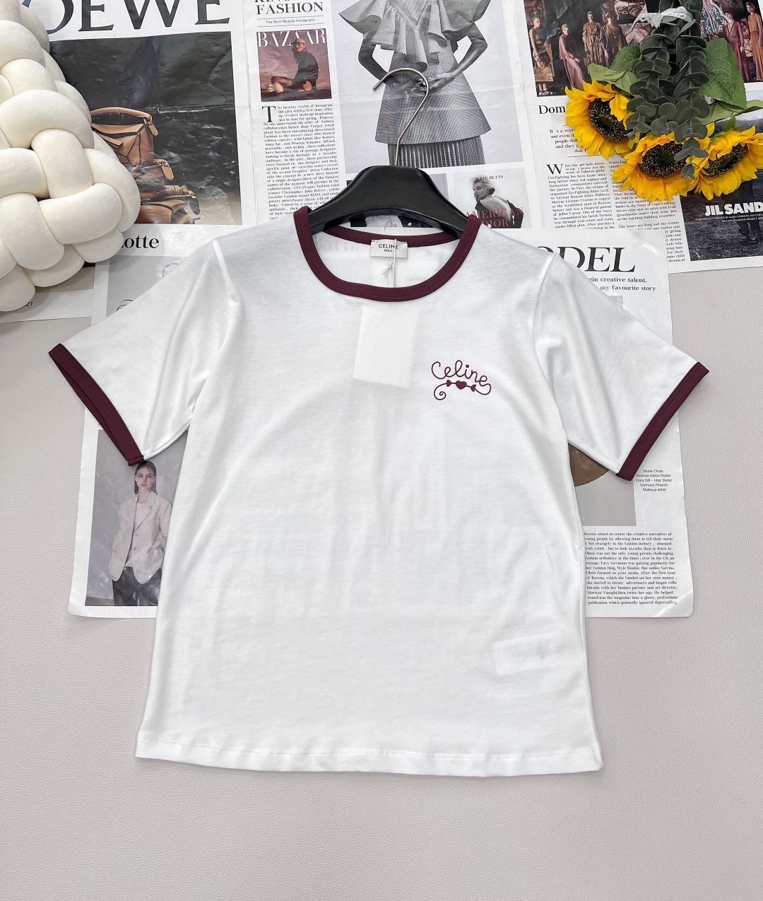 NO:421379,CELINE burgundy letter printed short-sleeved T-shirt, this item is really beautiful!  The rate of picking up conversations with it soars in minutes!  It can be said that it is the new favorite of fashion experts this season!  It is made of pure cotton knitted fabric, which feels comfortable and skin-friendly, and will not feel any stuffy at all!  The versatile round neck pullover design can fit the neck lines well and show the charming collarbone charm!  A simple and easy-to-fit short-sleeved style that can be easily held in both trousers and skirts!  The H-style style can well modify the body lines and show perfect charm!  The upper body is elegant and generous and has a heightened temperament. It is a fashion that no one can refuse. You must buy it!  Two colors size sml code, celine, skirts, T-shirt,tees, t-shirt,alexander wang19860909CELINE 酒红色字母印花短袖T恤,这款单品真的好看得不要不要的！穿它出街搭讪率分分钟暴涨！可以说是时尚达人们的本季新宠啦！ 采用纯棉针织面料材质,手感舒适上身亲肤透气,丝毫不会有任何闷热感！百搭的圆领套头设计,能很好的贴合颈部线条,彰显迷人的锁骨魅力！ 简洁又好搭的一款短袖,无论是裤装还是裙装都能轻松hold住！H版型能很好的修饰身材线条,彰显完美魅力！上身优雅大方又抬升气质,是任何人都无法拒绝的时髦,你一定要买！两色出 尺码sml 编码,,celine,skirts,T-shirt,tees，t-shirt,alexander wang,Women's clothing