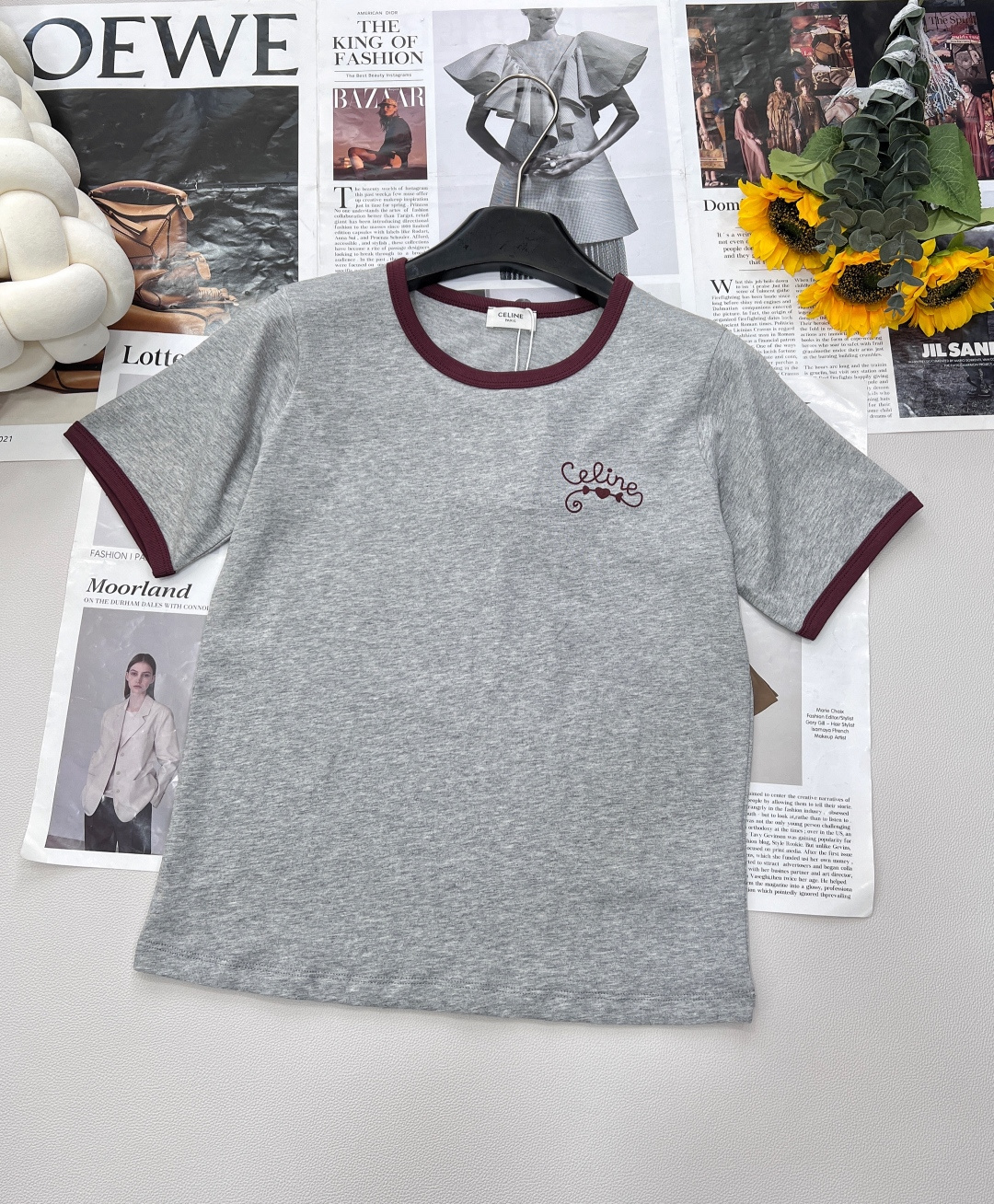 NO:421389,CELINE burgundy letter printed short-sleeved T-shirt, this item is really beautiful!  The rate of picking up conversations with it soars in minutes!  It can be said that it is the new favorite of fashion experts this season!  It is made of pure cotton knitted fabric, which feels comfortable and skin-friendly, and will not feel any stuffy at all!  The versatile round neck pullover design can fit the neck lines well and show the charming collarbone charm!  A simple and easy-to-fit short-sleeved style that can be easily held in both trousers and skirts!  The H-style style can well modify the body lines and show perfect charm!  The upper body is elegant and generous and has a heightened temperament. It is a fashion that no one can refuse. You must buy it!  Two colors size sml code, celine, skirts, T-shirt,tees, t-shirt,alexander wang19860909CELINE 酒红色字母印花短袖T恤,这款单品真的好看得不要不要的！穿它出街搭讪率分分钟暴涨！可以说是时尚达人们的本季新宠啦！ 采用纯棉针织面料材质,手感舒适上身亲肤透气,丝毫不会有任何闷热感！百搭的圆领套头设计,能很好的贴合颈部线条,彰显迷人的锁骨魅力！ 简洁又好搭的一款短袖,无论是裤装还是裙装都能轻松hold住！H版型能很好的修饰身材线条,彰显完美魅力！上身优雅大方又抬升气质,是任何人都无法拒绝的时髦,你一定要买！两色出 尺码sml 编码,,celine,skirts,T-shirt,tees，t-shirt,alexander wang,Women's clothing