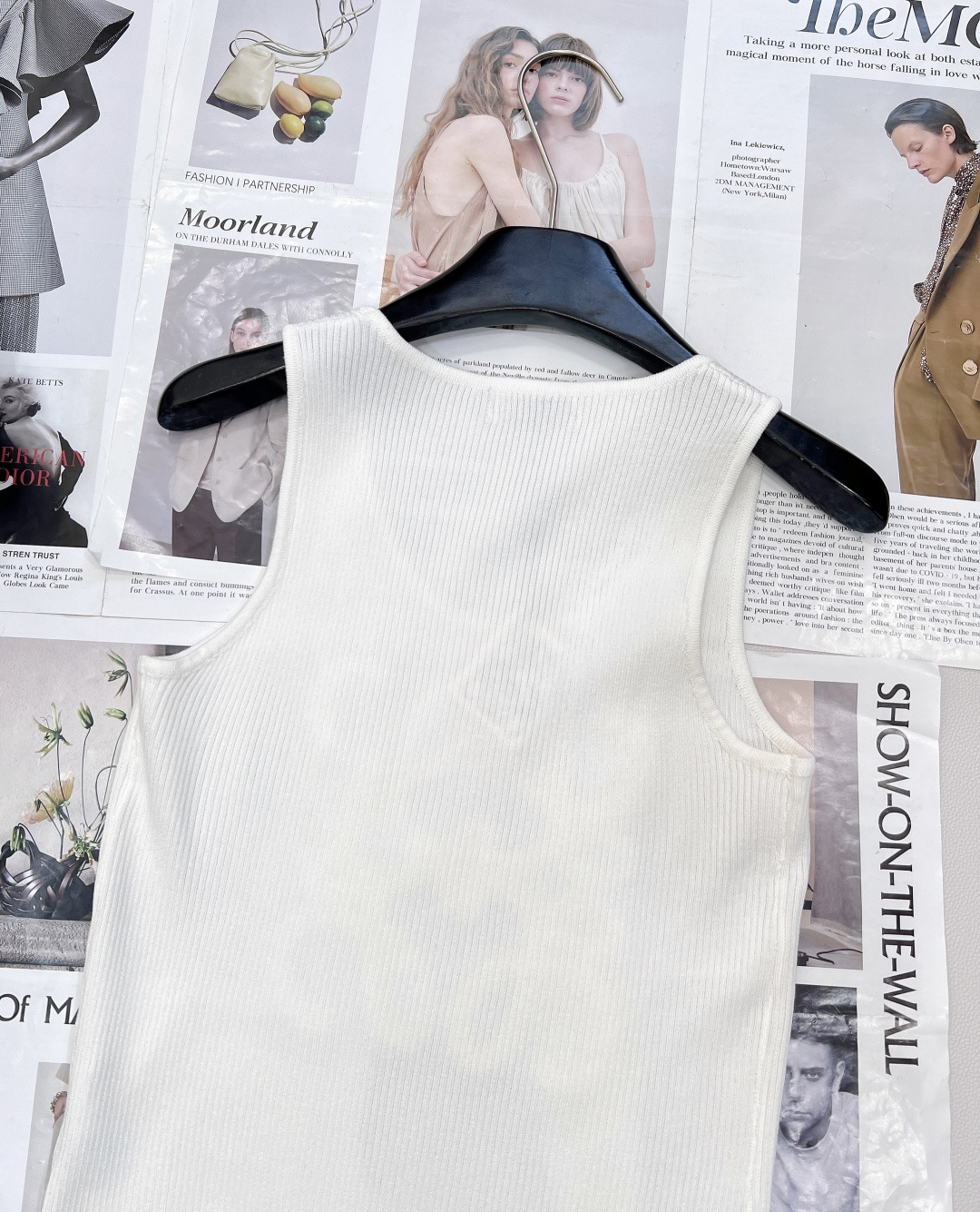 🆕LOEWE新款立体毛巾绣logo针织背心 ，把高级感穿在身上。用立体毛巾绣 LOGO 狠狠拿捏精致感，