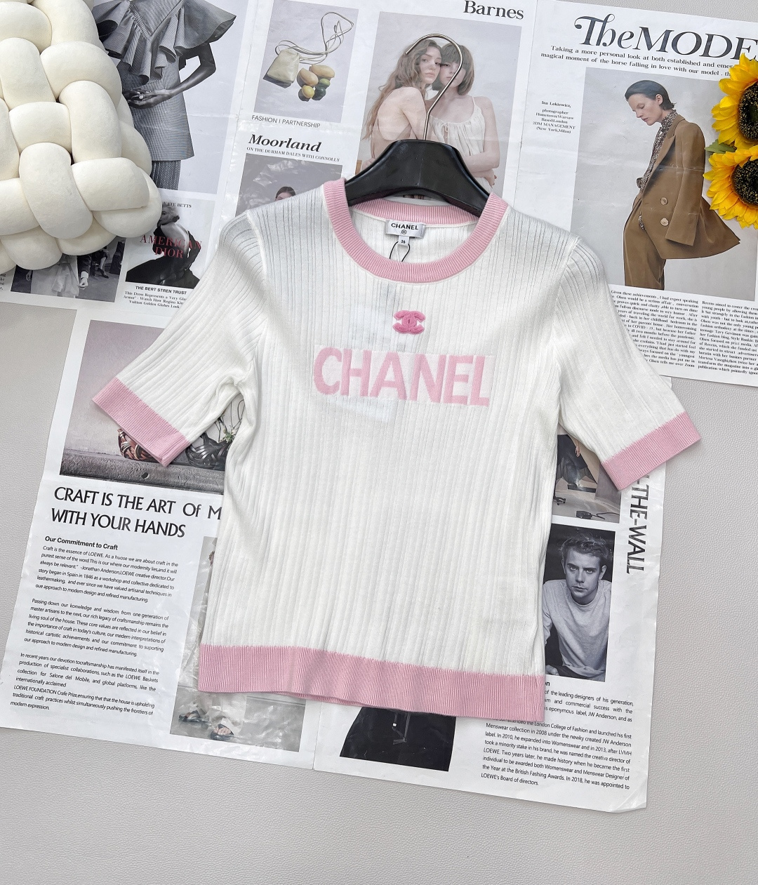 🆕CHANEL小香竖条纹字母提花针织短袖，这款竖条纹字母提花圆领针织短袖，把经典与清新玩出花💐 马卡龙条