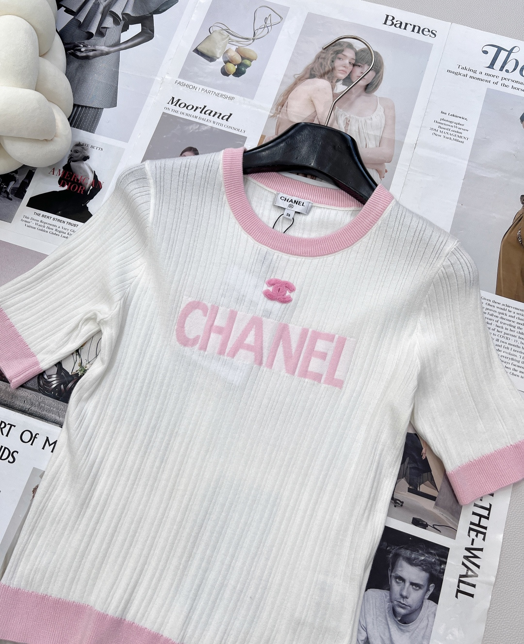 🆕CHANEL小香竖条纹字母提花针织短袖，这款竖条纹字母提花圆领针织短袖，把经典与清新玩出花💐 马卡龙条