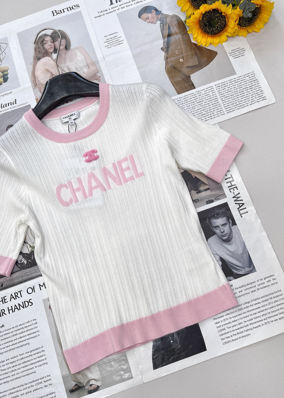 🆕CHANEL小香竖条纹字母提花针织短袖，这款竖条纹字母提花圆领针织短袖，把经典与清新玩出花💐 马卡龙条