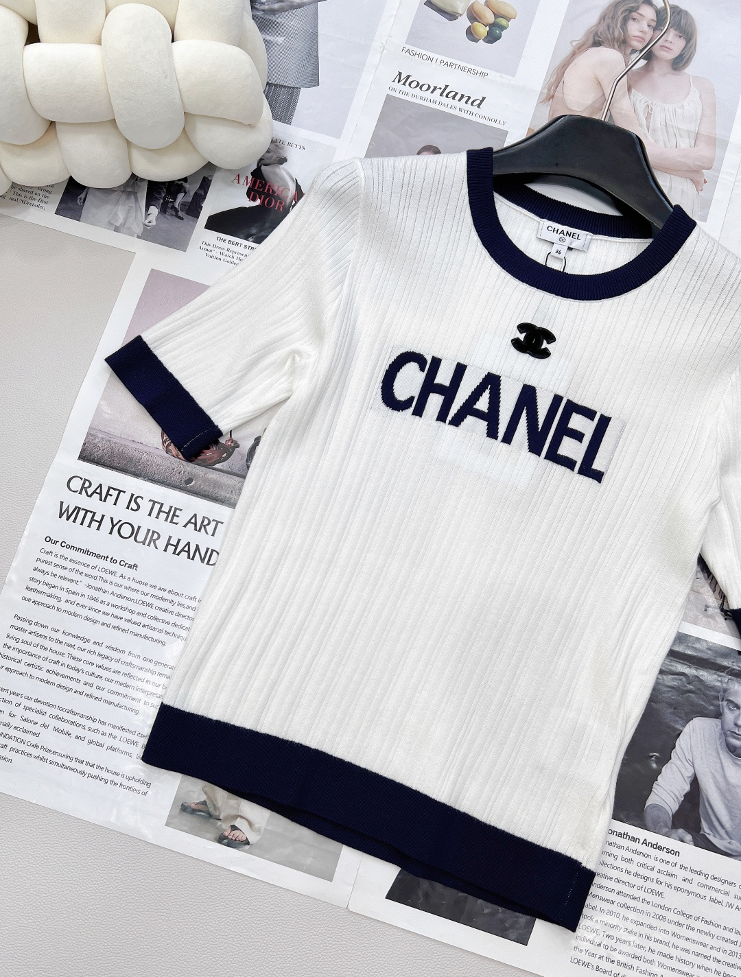 🆕CHANEL小香竖条纹字母提花针织短袖，这款竖条纹字母提花圆领针织短袖，把经典与清新玩出花💐 马卡龙条