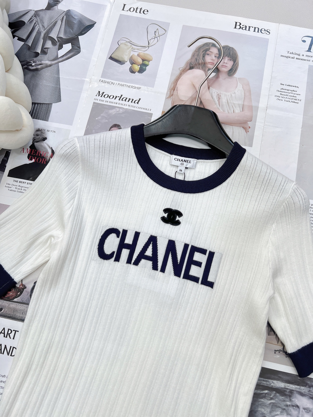 🆕CHANEL小香竖条纹字母提花针织短袖，这款竖条纹字母提花圆领针织短袖，把经典与清新玩出花💐 马卡龙条