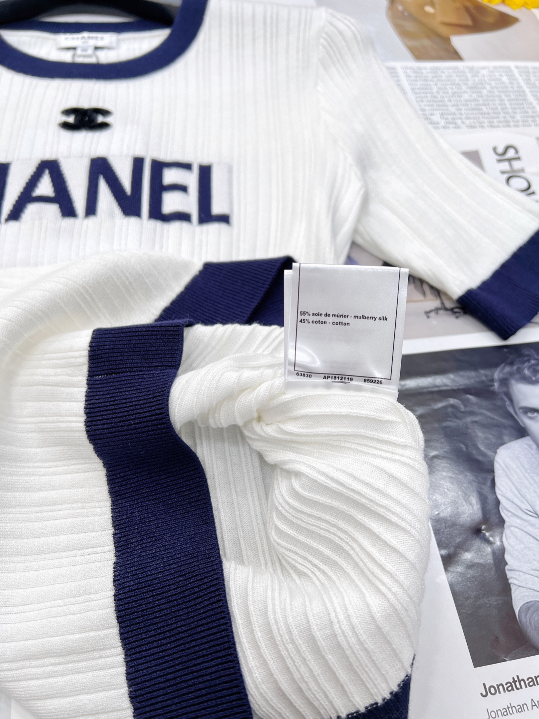 🆕CHANEL小香竖条纹字母提花针织短袖，这款竖条纹字母提花圆领针织短袖，把经典与清新玩出花💐 马卡龙条