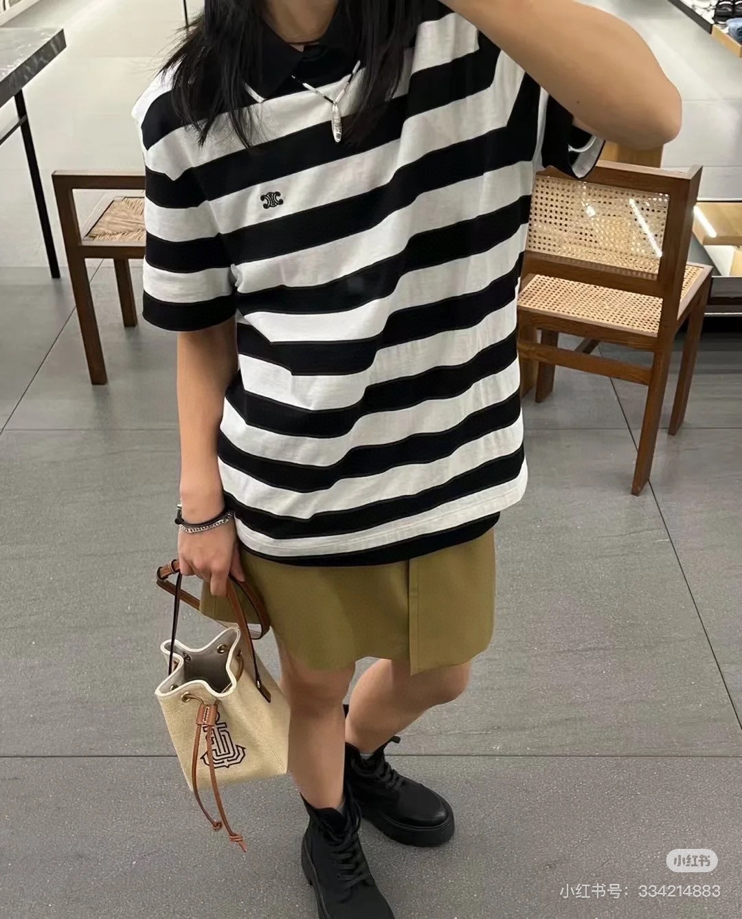 NO:426553,The simpler the black and white stripes are, the more fashionable it is~, alexander wang19860909黑白条纹才是越简单越时髦儿～,,alexander wang,Women's clothing
