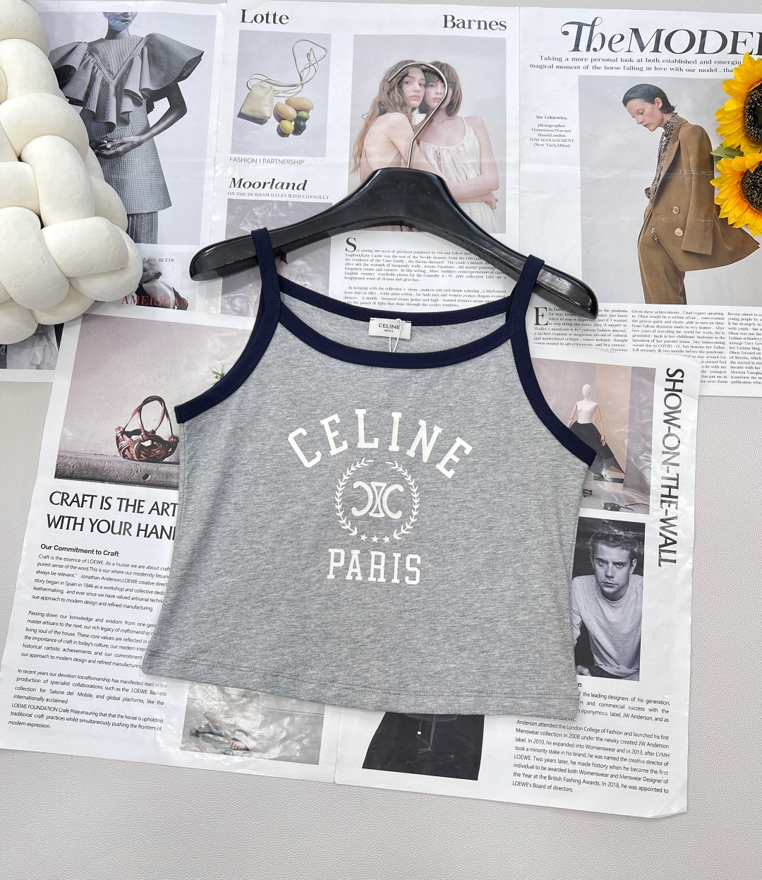 NO:426559,Celine 25SS wheat ear letter printed vest is a new spring and summer product, and the letter vest is so good!  This top is versatile and versatile, fashionable and stylish, with a waist-exposed and slimming!  The upper body effect is amazing and the explosion is good!  !  The whole piece is made of ultra-fine knitted by imported German machines!  If the quality is not good, it doesn’t cost money. This one is suitable for everyday outfits or gyms!  It's so beautiful, something that cannot be rejected. Jimei must rush it!  !  Large goods have been released, three standards are complete, three colors are out of size sml code, celine, alexander wang19860909Celine 25SS麦穗字母印花背心春夏新品绝绝子、字母背心太了！这件top闭眼入 万能百搭 时髦洋气、露腰又显瘦！上身效果惊艳 好看到爆炸！！整件采用德国进口机超细针织做！品质不好不要钱、这件不管是日常穿搭还是健身房 各种场都适用！太好看了 无法拒绝的一件 集美们一定要冲啊啊啊啊啊！！大货已出,三标齐全,三色出 尺码sml 编码,,celine,alexander wang,Women's clothing