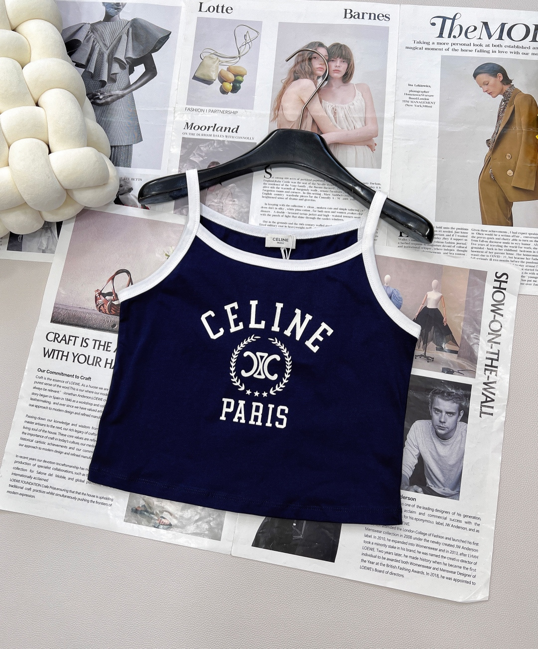 NO:426570,Celine 25SS wheat ear letter printed vest is a new spring and summer product, and the letter vest is so good!  This top is versatile and versatile, fashionable and stylish, with a waist-exposed and slimming!  The upper body effect is amazing and the explosion is good!  !  The whole piece is made of ultra-fine knitted by imported German machines!  If the quality is not good, it doesn’t cost money. This one is suitable for everyday outfits or gyms!  It's so beautiful, something that cannot be rejected. Jimei must rush it!  !  Large goods have been released, three standards are complete, three colors are out of size sml code, celine, alexander wang19860909Celine 25SS麦穗字母印花背心春夏新品绝绝子、字母背心太了！这件top闭眼入 万能百搭 时髦洋气、露腰又显瘦！上身效果惊艳 好看到爆炸！！整件采用德国进口机超细针织做！品质不好不要钱、这件不管是日常穿搭还是健身房 各种场都适用！太好看了 无法拒绝的一件 集美们一定要冲啊啊啊啊啊！！大货已出,三标齐全,三色出 尺码sml 编码,,celine,alexander wang,Women's clothing