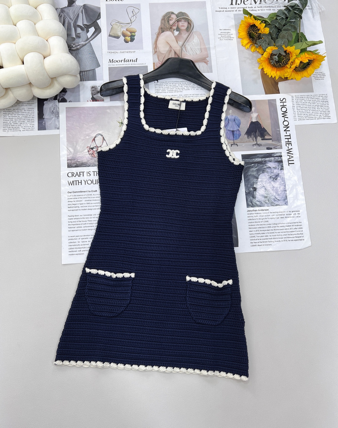 NO:427936,CELINE's new Hawaiian holiday hollow crochet Arc de Triomphe knitted suspender dress. Hand-hooked Arc de Triomphe embroidery on the chest is recognizable. A variety of figures can be used to control the short style. The short style really shows the proportions. The freshness is a little bit pure and lustful atmosphere. It also shows the figure and right-angled shoulders. Classic cut. Simple French elegance. The color-blocking design is timeless. The crochet elements and the color-blocking are combined. High-end. Atmospheric and yet feminine. The lasting crochet. The slingless skirt is not complete in summer. The three-standard product is available. Size sml code, celine, skirts, alexander wang19860909CELINE 新款夏威夷度假镂空钩花凯旋门针织吊带连衣裙 手工勾花 胸前凯旋门刺绣极具辨识度 多样身材都能驾驭 短款版型真的显比例 清新中略带一丝纯欲氛围感 又显身材又显直角肩 经典裁剪 简单的法式优雅 拼色设计永不过时的穿搭元素 将钩针元素和拼色融合在一起 高级.大气又不失女性柔美～ 经久不衰的钩花.无吊带裙不夏天三标齐全,大货出 尺码sml 编码,,celine,skirts,alexander wang,Women's clothing