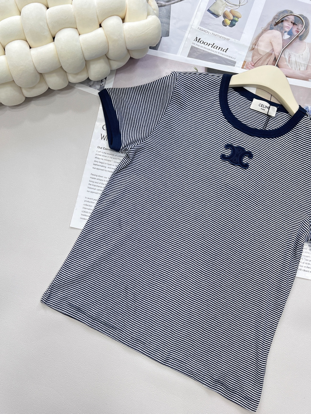 🆕 CELINE 凯旋门logo徽标刺绣条纹短袖T恤拼色条纹装饰logo徽标贴片，休闲百搭～定制色织的条