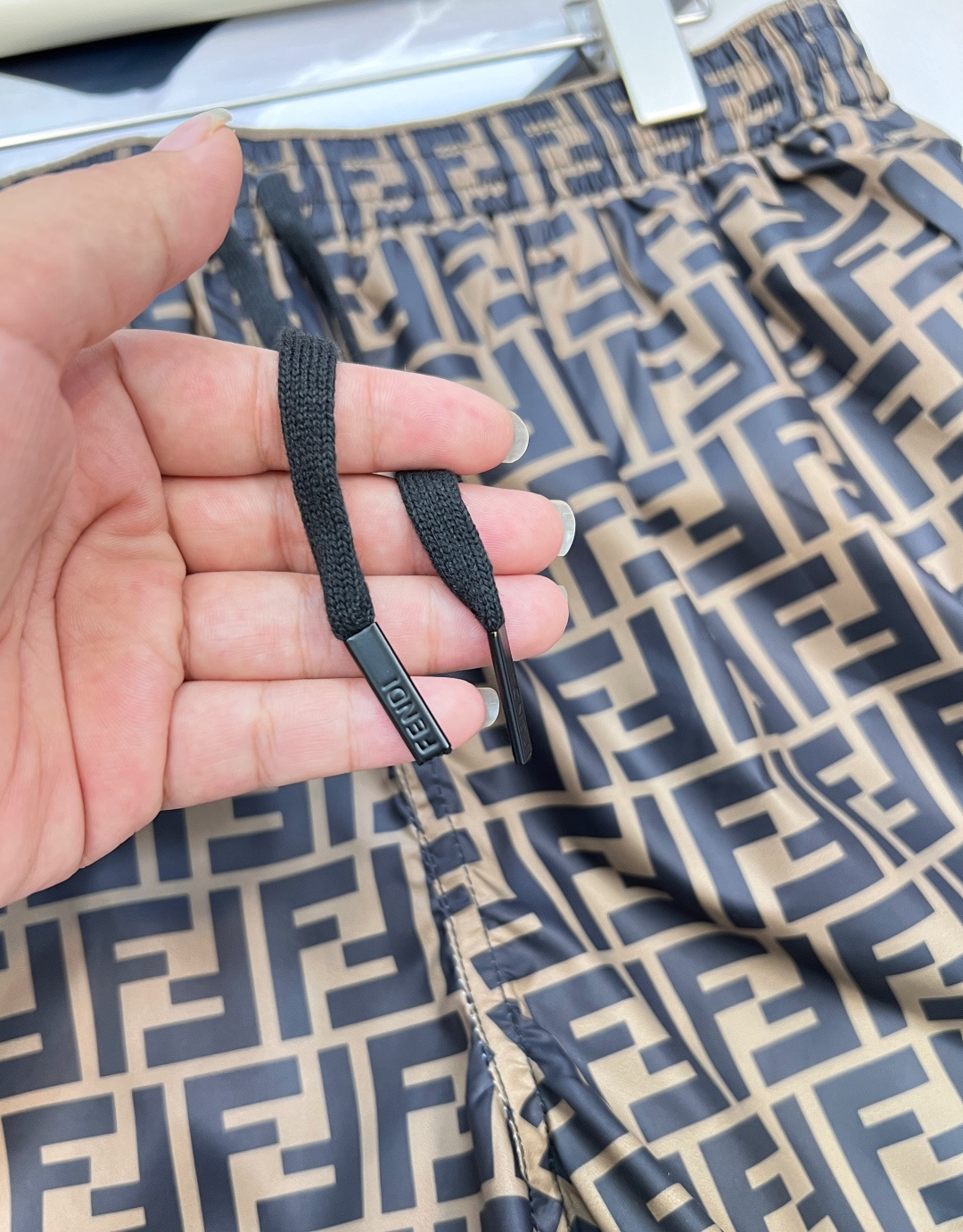 🆕 FENDI 双F老花休闲短裤▪经典复刻，老花新绎标志性双F Monogram印花，宽松廓形邂逅利落剪