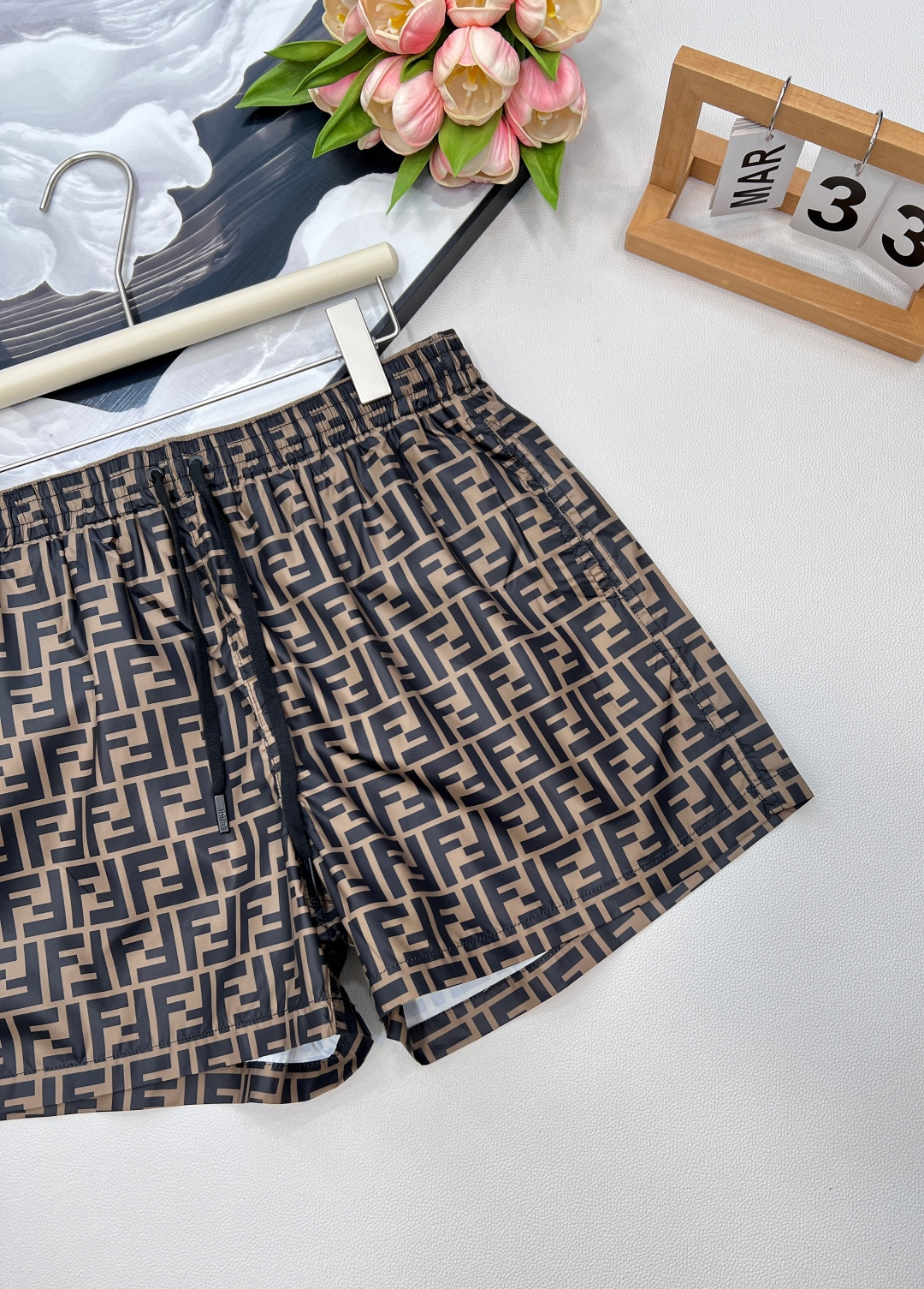 🆕 FENDI 双F老花休闲短裤▪经典复刻，老花新绎标志性双F Monogram印花，宽松廓形邂逅利落剪