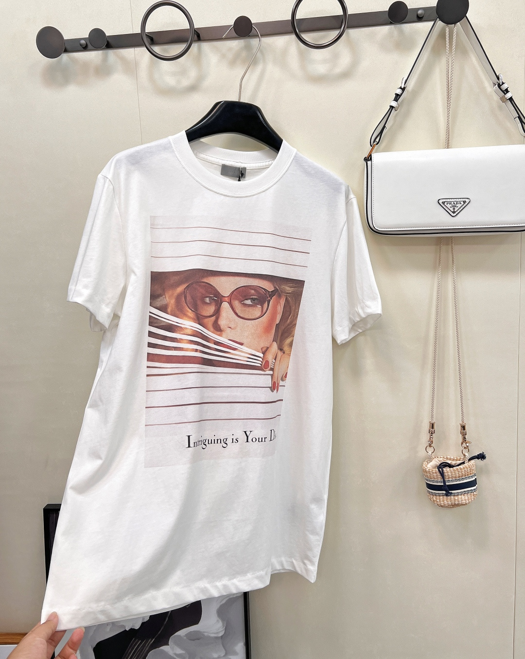 🆕Dior 新款Heritage 印花棉质T恤 |。无性别松弛美学！Dior 又放大招啦✨ 这款 Her