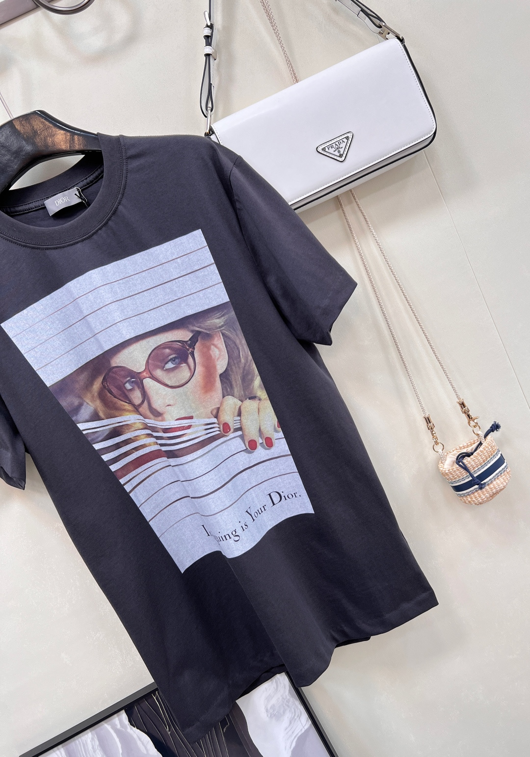 🆕Dior 新款Heritage 印花棉质T恤 |。无性别松弛美学！Dior 又放大招啦✨ 这款 Her