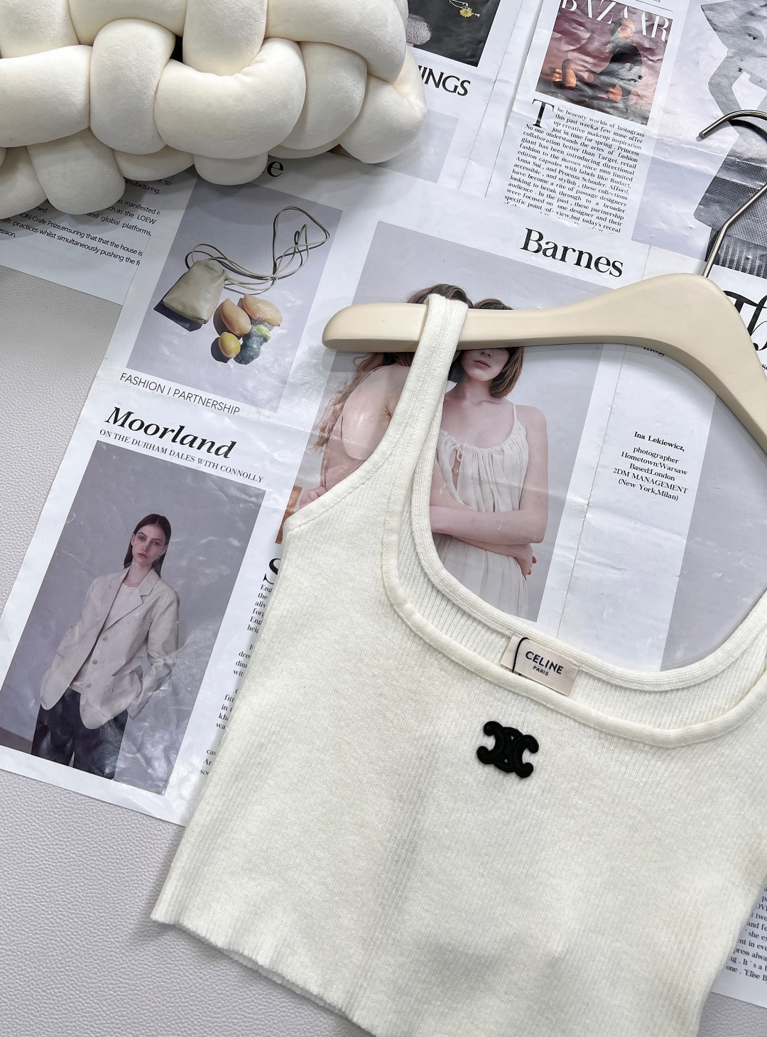 🆕CELINE 25SS新款logo徽标吊带背心✨ 高级感拿捏！定制的羊毛纱线，柔软亲肤，像被云朵轻轻包