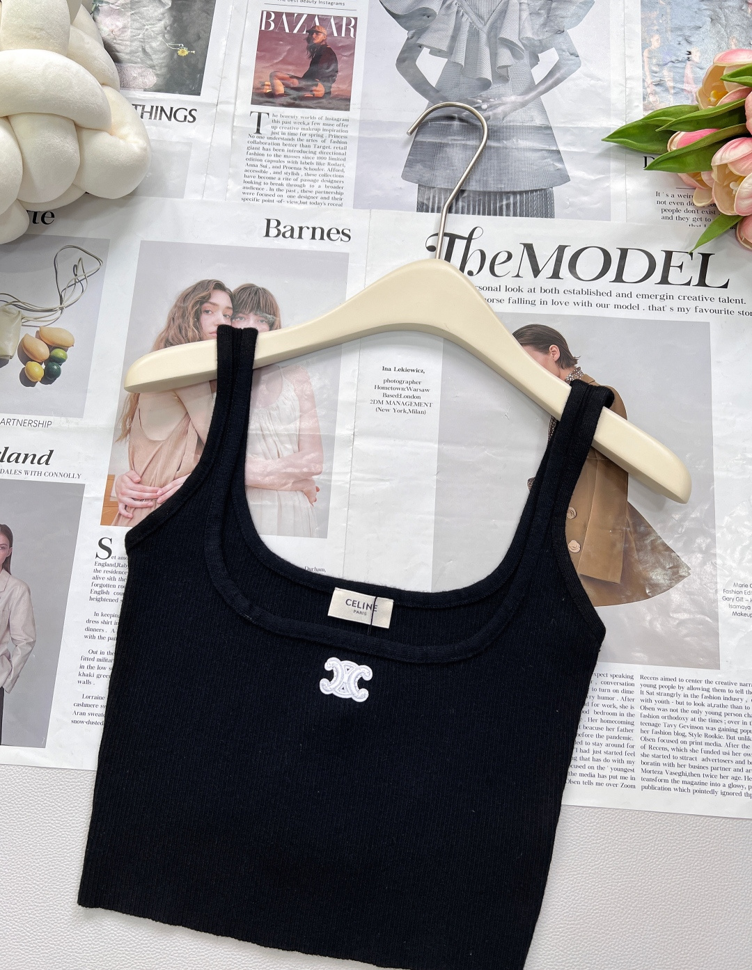 🆕CELINE 25SS新款logo徽标吊带背心✨ 高级感拿捏！定制的羊毛纱线，柔软亲肤，像被云朵轻轻包