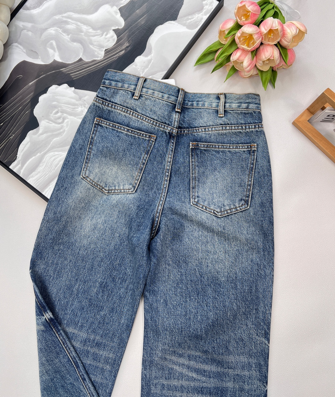 🆕CELINE经典版双扣直筒牛仔长裤👖，专柜同款，直筒牛仔裤必是今年的时尚单品洗水进口面料质感超赞[哇]