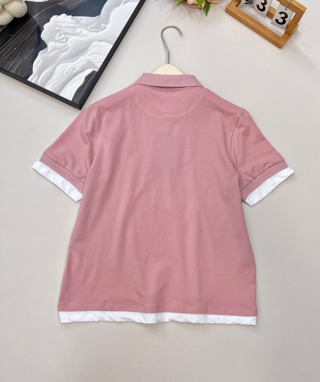 🆕Prada新款撞色假两件𝑝𝑜𝑙𝑜衫，定制YB原生朱地全棉材质 质地轻薄 带有孔洞 吸湿透气 舒适软糯 