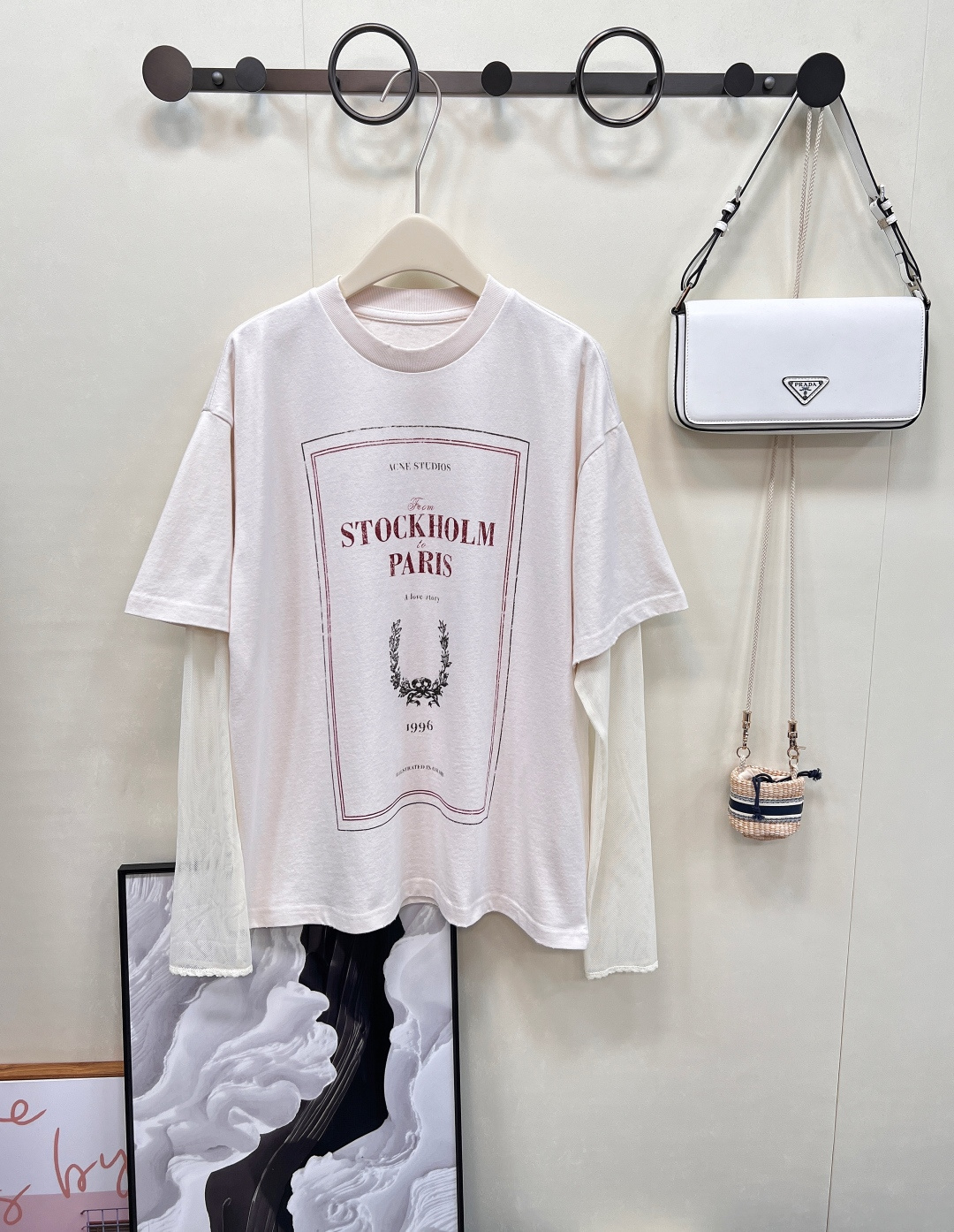 NO:434555,Acne Studios 25Fw early autumn new style retro logo printed loose fake two-piece long-sleeved mesh T-shirt | Exclusive high-end production!  This fake two pieces have been really popular in recent years. The clothes are the least picky to wear. You can wear them all the time as long as you like them. The upper body is clean and tidy and refreshing!  Perfect workmanship quality depends on the details. Two colors are perfect and three standards are complete!  Size sml code, acne studios,dior,tees,t-shirt,alexander wang19860909Acne Studios 25Fw早秋新款 复古徽标印花宽松假两件长袖网纱T恤丨独家高版出品！这种假两件近年来真的太火 衣服最不挑人穿,只要你喜欢可以一直穿,上身干净整洁有一种清爽！完美做工品质看细节.两色出三标齐全！ 尺码sml 编码,,acne studios,dior,tees，t-shirt,alexander wang,Women's clothing