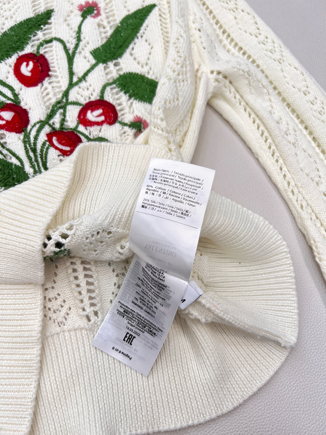 🆕Valentino 新款华伦天奴花朵刺绣镂空针织长袖。人间富贵花氛围感💐 被问爆的复古宫廷风神衣！Va