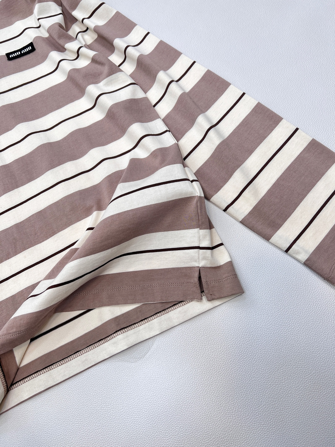 🆕Miumiu25Ss春夏新款徽标撞色条纹翻领撞色长袖T恤丨⚠独家yb开发！高版出品！软软糯糯却又不失筋