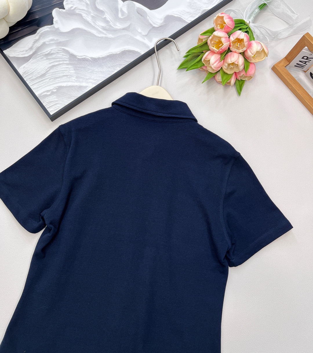 🆕Miumiu25Ss春夏新款 微标刺绣珠地棉单排扣polo衫丨⚠独家yb开发！高版出品！ 胸前刺绣徽标