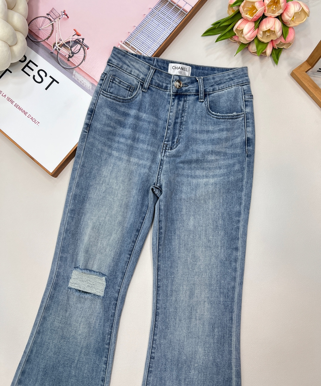 🆕CHANEL小香家*25夏季新款后袋双c亮片弹力微喇裤！独家开定，秋冬王炸款，前幅破洞设计加后袋亮片，