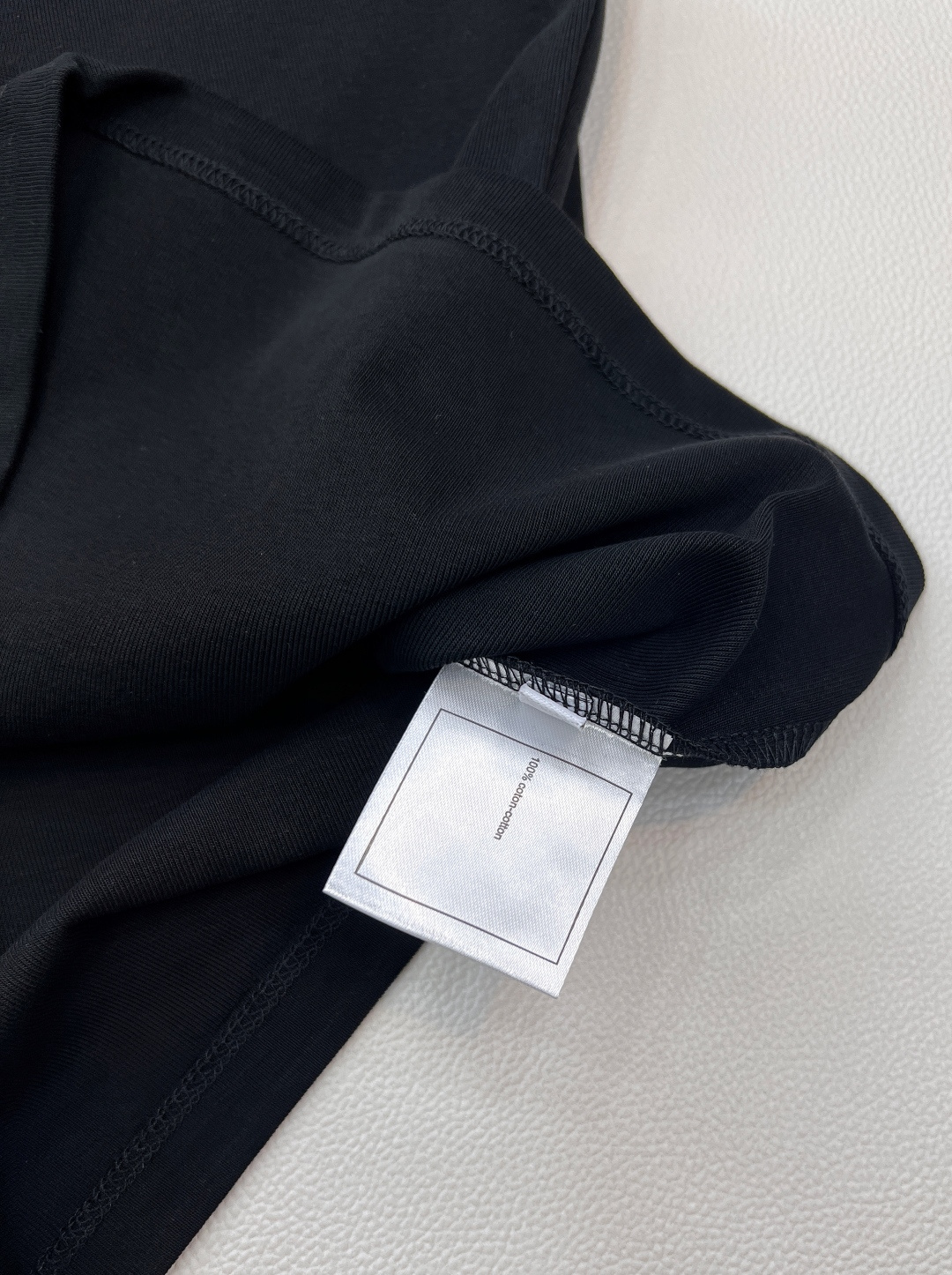 🆕Chanel 25SS春夏新款度假系列镂空背心吊带，简直是时尚圈的王炸单品💥 经典黑白配色，自带高级滤